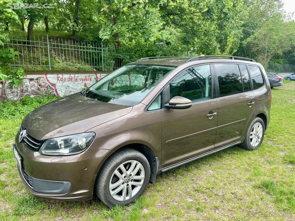 Volkswagen Touran 1,4 7 místný, automat, 2014